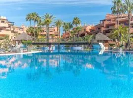 HAPPY Luxury Apartment - Beachside in Mar Azul, Estepona