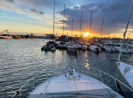 Barco Apartamento Playa Valencia, hotel a València