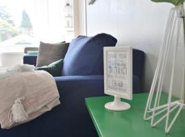 #StayinMyDistrict Heritage House Suite, hotel v destinaci Coos Bay