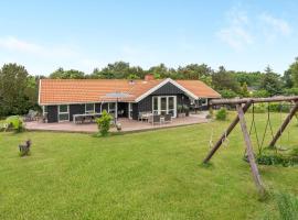 Gorgeous Home In Oksbøl With Sauna, hotel v destinaci Oksbøl