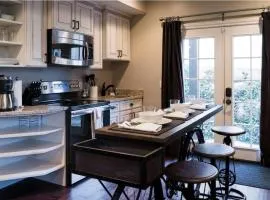 Snuggle Down Inn 1BR In Law Basement Suite