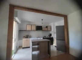 Charmant appartement lumineux parking gratuit