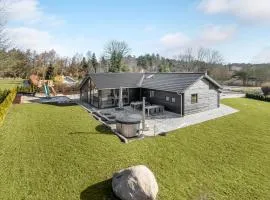 Cozy Home In Ebeltoft With Sauna
