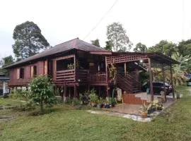 Rumah Kayu Aboh