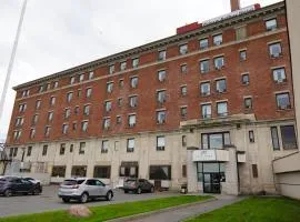 Prince Arthur Waterfront Hotel & Suites