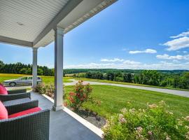 Hanover Retreat with Pool, Near Codorus State Park!, hotel en Hanover