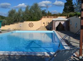 Turignano Apartment: Montespertoli'de bir havuzlu otel