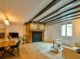 La Dame Blanche - Appartement hypercentre historique - Parking privé, ξενοδοχείο στη Μπουρζ