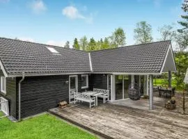 4 Bedroom Cozy Home In Hals