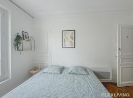 Flexliving - Room - Henri Sellier - Suresnes 92, hotel in Suresnes