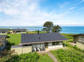 Two-Bedroom Holiday Home In Gilleleje, Hotel in Gilleleje