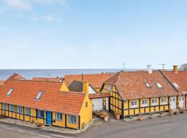 Casa Blanca, hotel con alberca en Gudhjem