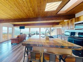 Coastal Tranquility Retreat, hotel v destinaci Port Orford