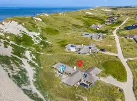 4 Bedroom Cozy Home In Hvide Sande
