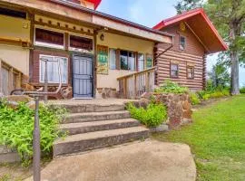 4 Mi to Historic District Calico Rock Cabin!
