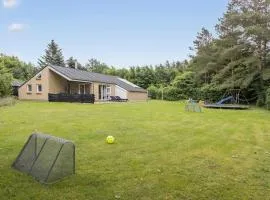 Cozy Home In Spøttrup With Sauna