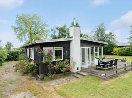3 Bedroom Cozy Home In Juelsminde