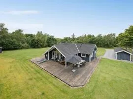 3 Bedroom Cozy Home In Højslev