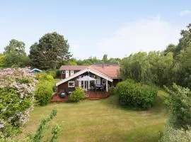 Cozy Home In Rødvig Stevns With Wifi