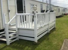 3 Bedrooms, 8 Berth Caravan, Lyons Robin Hood in Rhyl