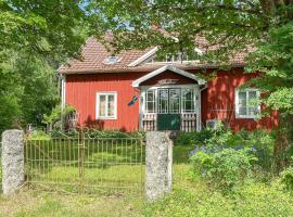 Amazing Home In Sävsjö With Wifi, hotel v destinaci Sävsjö