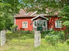 Amazing Home In Sävsjö With Wifi