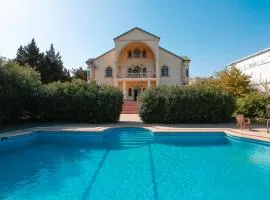 Baku Badamdar Villa、バクーのコテージ