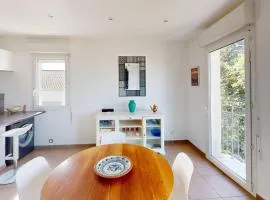 Frontignan : Appartement 2 pièces avec terrasse, parking, proche plage et commerces - FR-1-785-5