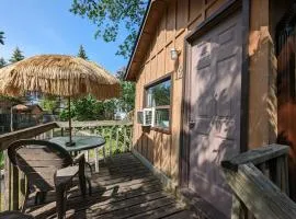 Tiny Wood Cottage 12
