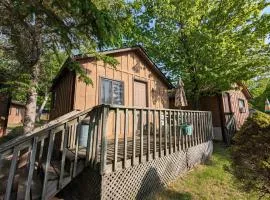 Tiny Wood Cottage 14