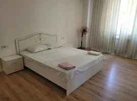 Uzak Apart
