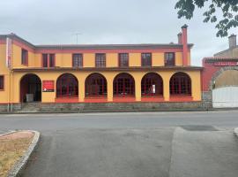 Hotel du Cheval Blanc, hotel v destinaci Cerizay