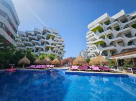 My home - Unique Luxury, ξενοδοχείο σε Năvodari