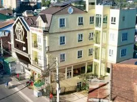 Phùng Thịnh Hotel