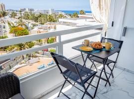 Happy Day Las Americas Ponderosa, hotel in Playa Fañabe