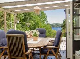 House with its own jetty, high standard - Dalarö