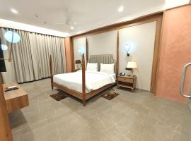 ์ ๋๊ฐ๋ฅด์ ์์นํ ํธํ
The Sky Imperial Hotel Kailash