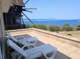 Апартамент с уникална панорама Несебър