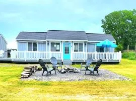 Cottage lake view with Deck and BBQ Grill