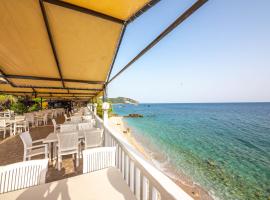 Lodges Shen Nikolla, hotel v destinaci Dhërmi