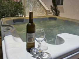 Luxury Apartment Gašpa with jacuzzi, Hotel in Privlaka