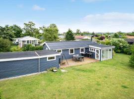 4 Bedroom Cozy Home In Middelfart, hotell Middelfartis