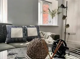 PEACEFUL CITY CENTRE - Studio Apartment