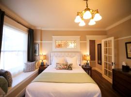 RedTail Inn - 3 Suites Sleeps up to 12, hotel v mestu Ashland