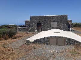 Il Dammuso di Gianni, hotel with parking in Pantelleria