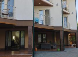 садиба Лоньяї 22, guest house in Berehove