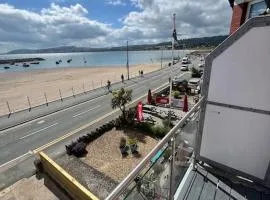 Stunning Sea View Apartment With Balcony & Parking