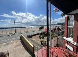 Stunning 2 Bedroom Sea View Apartment With Parking