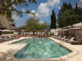 Sheraton Grand Tbilisi Metechi Palace, hotell sihtkohas Tbilisi City