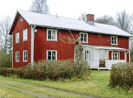 Beautiful Home In Skillingaryd